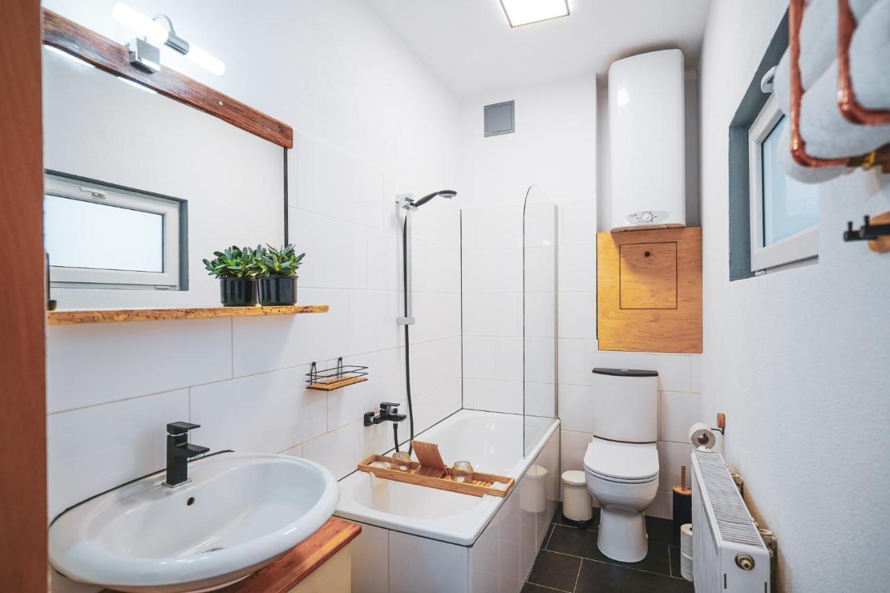 Studio Apartment Zur Alten Post, 48Qm Individualapartment Mit Blick Ueber Zittaus Altstadt, Ferienwohnung Im Altstadtkern Umrandet Vom Zittauer Gebirge Екстер'єр фото